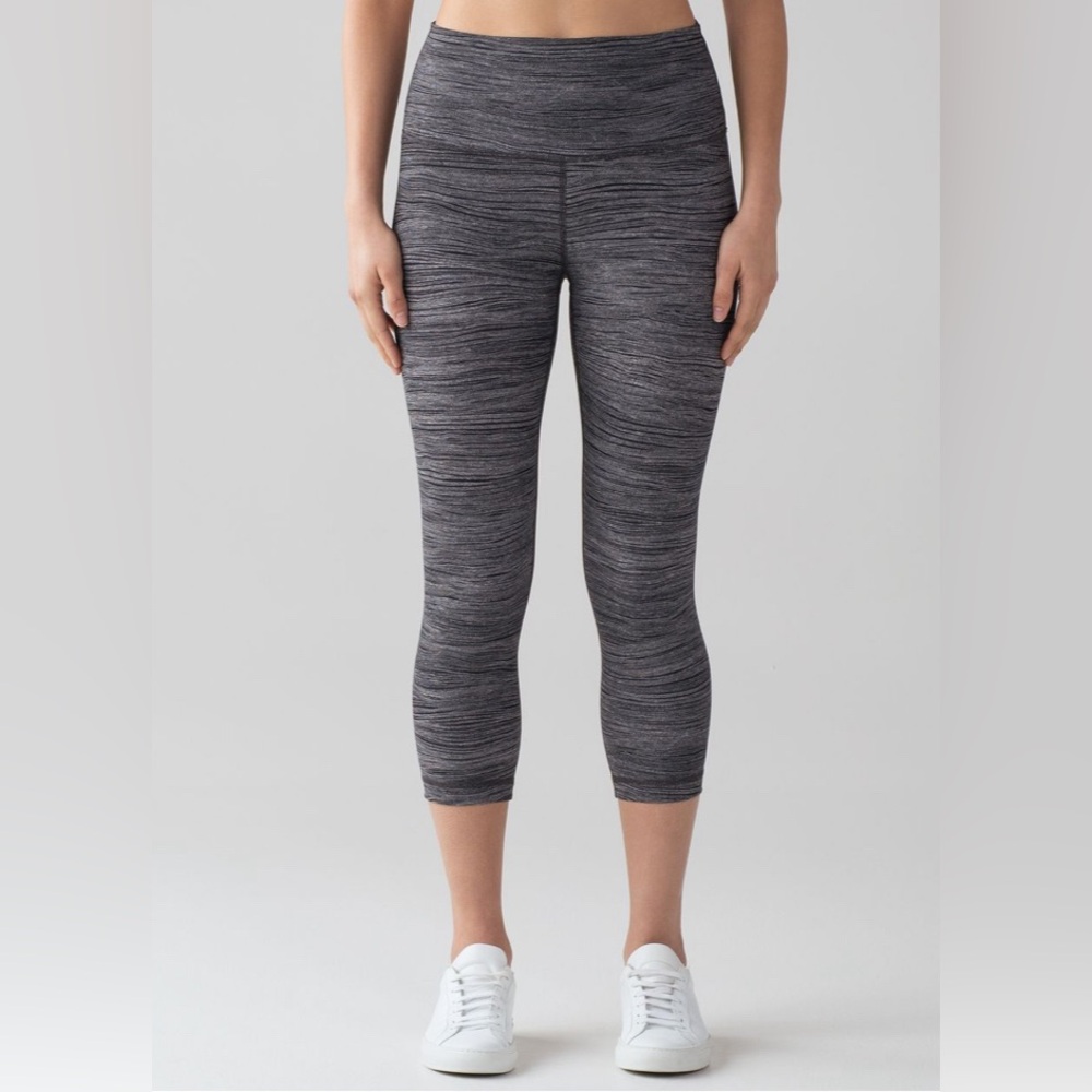 lululemon | size 6 Wunder Under Crop HR leggings 21" in Bit Point Ice Grey Black